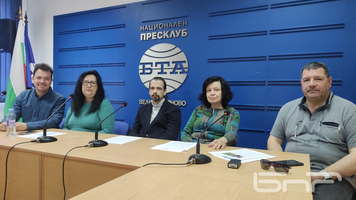 Инж. Йоан Цанев, доц. Галя Цанева, гл. ас. Пеньо Лебамовски, доц. Евгения Господинова и гл. ас. Красимир Чешмеджиев