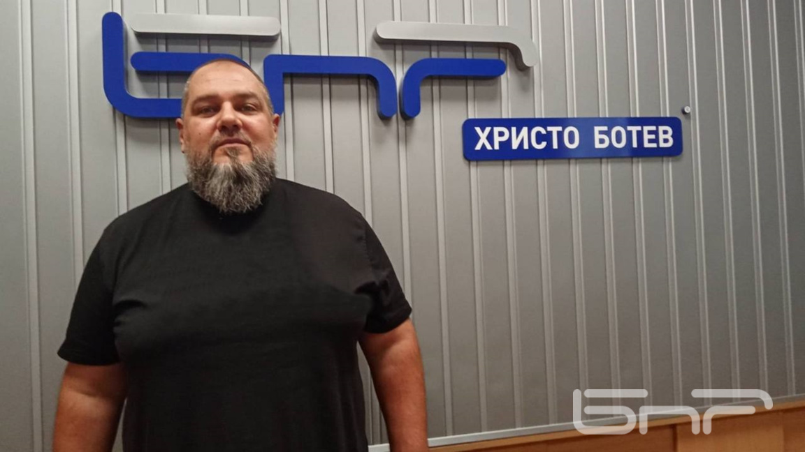 Владимир Миков