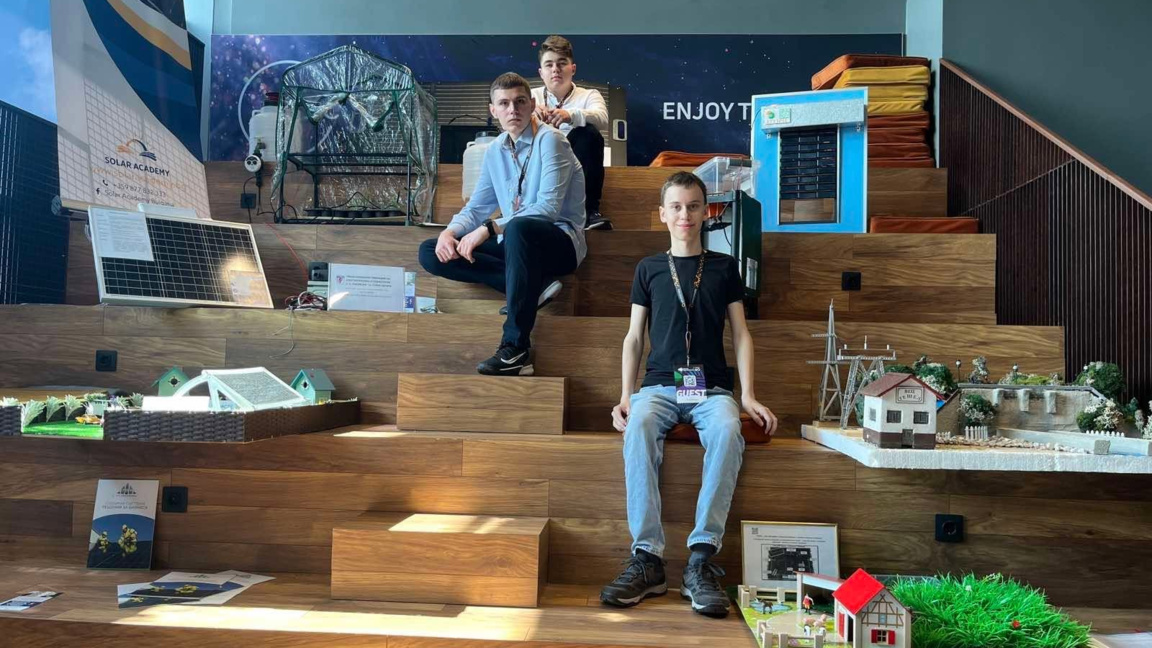Старозагорски гимназисти с отличие за проекти във възобновяемата енерги