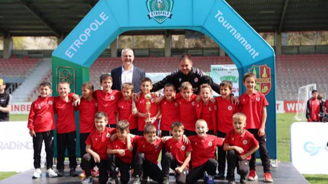 Христо Стоичков потвърди за преговори с Милан за мач с ЦСКА