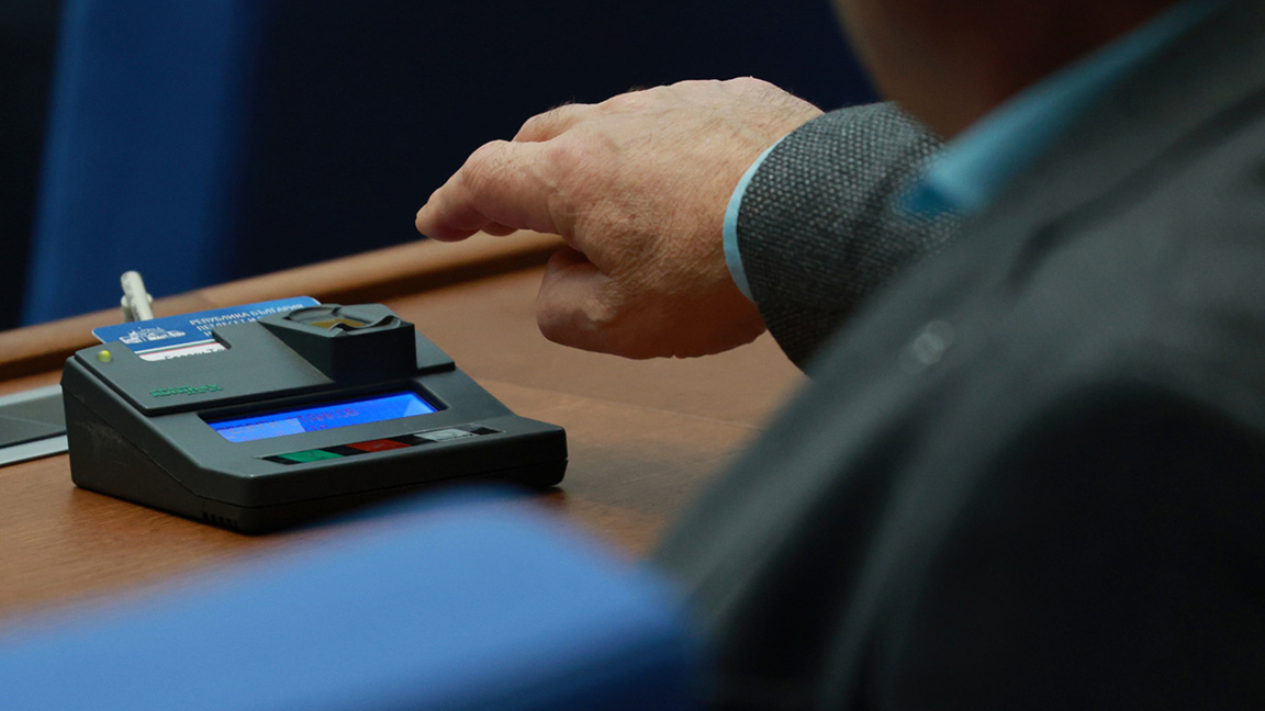 Le Parlement rejette le premier veto présidentiel d’Iliana Yotova