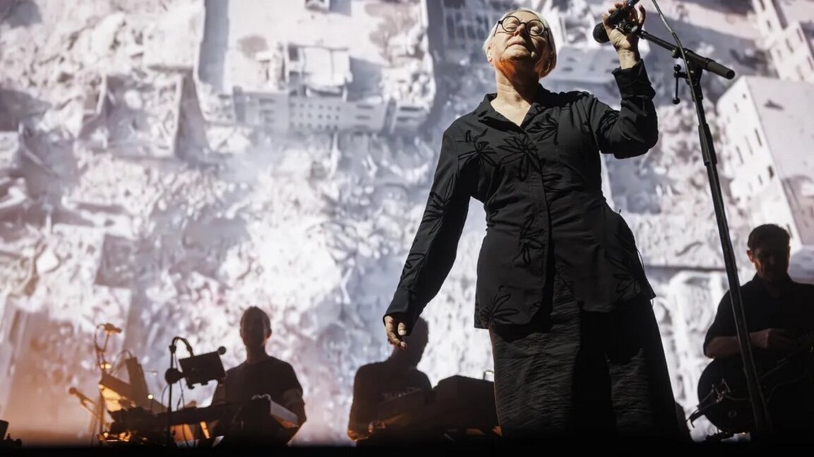 Елизабет Фрейзър ще излезе на сцената заедно с Massive Attack