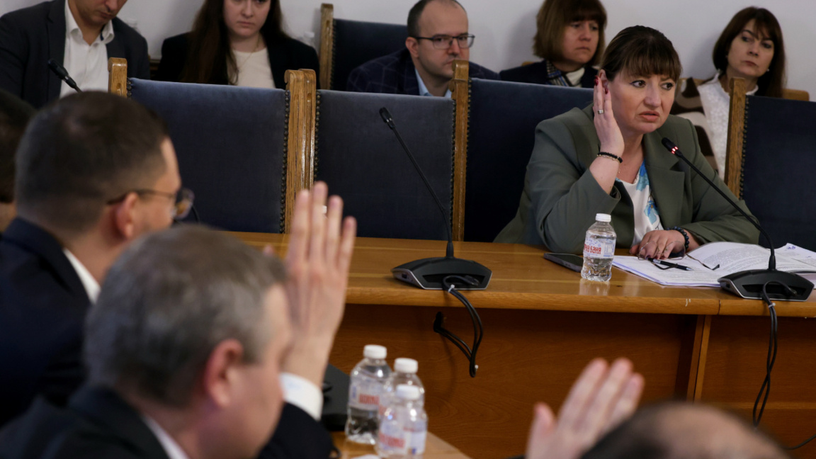 Une commission parlementaire radie la Commission anti-corruption