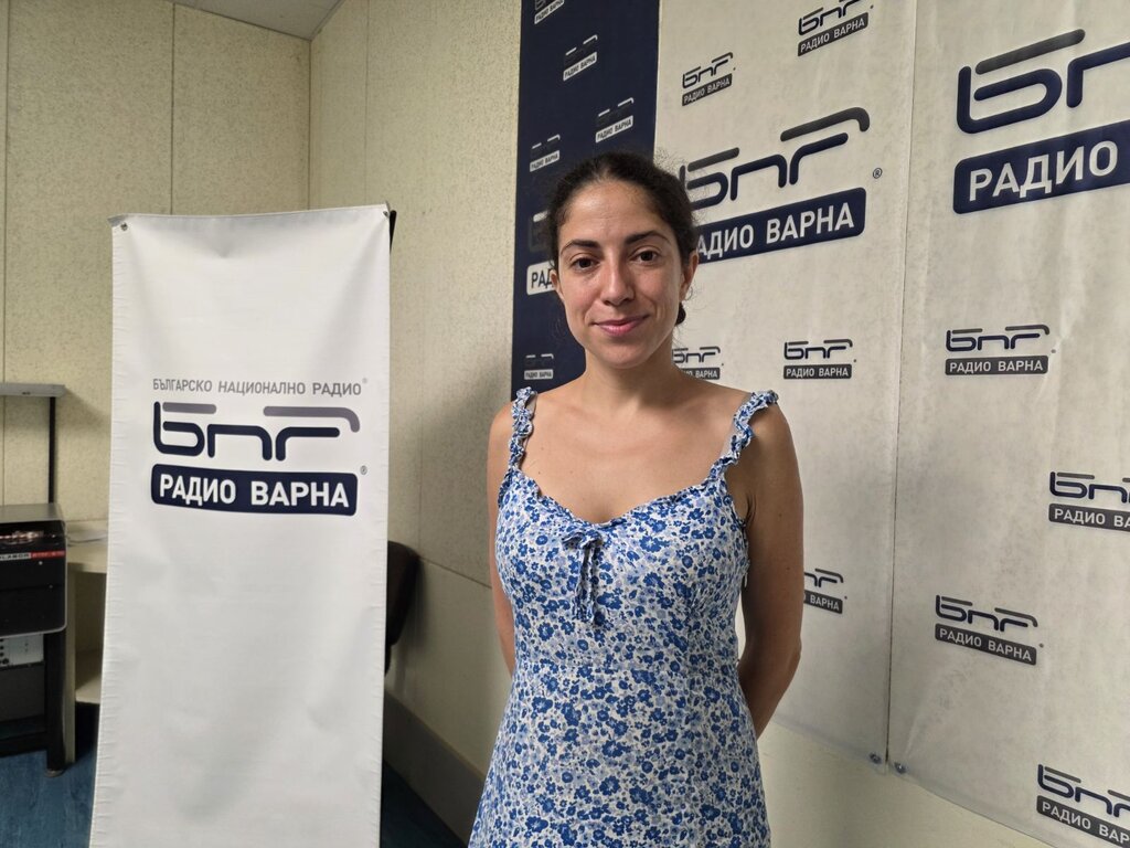 Катерина Борисова в студиото на Радио Варна