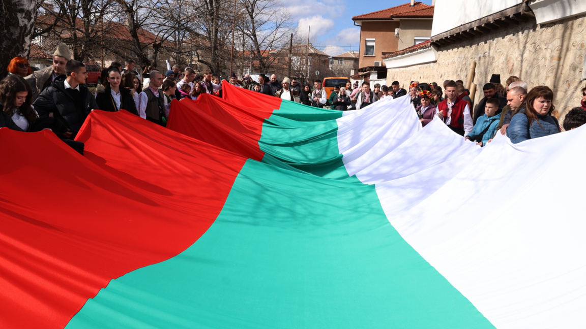 110-метров български трибагреник разпъват в Панагюрище за 3 март