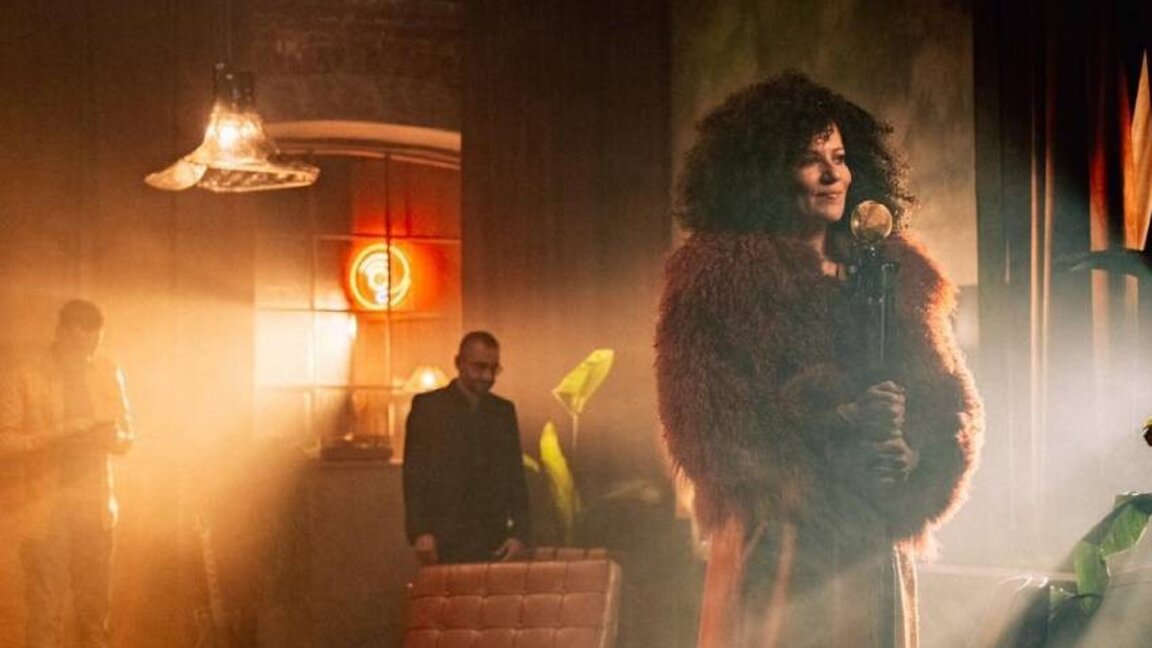 „Свиђаш ми се“ – Белослава поклања публици нову песму за празнике