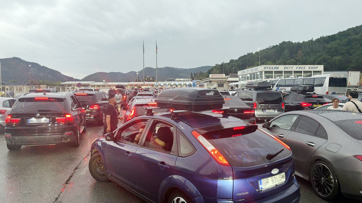 Kalotina ve Kapitan Andreevo sınır kapılarında trafik yoğunluğu devam ediyor