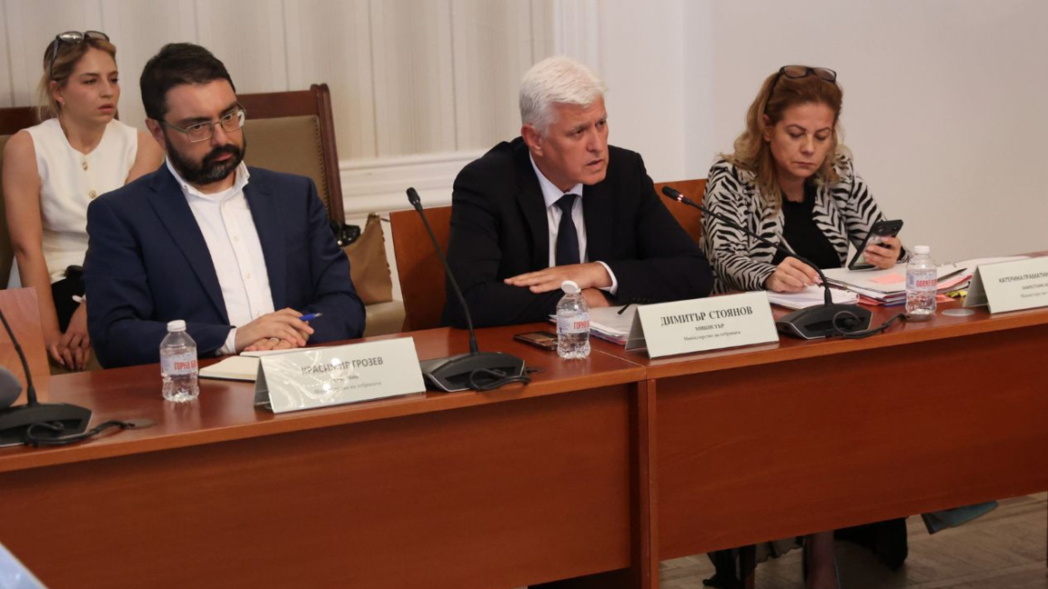 Ministri i mbrojtjes përsërit qëndrimin e kryeministrit për Ukrainën