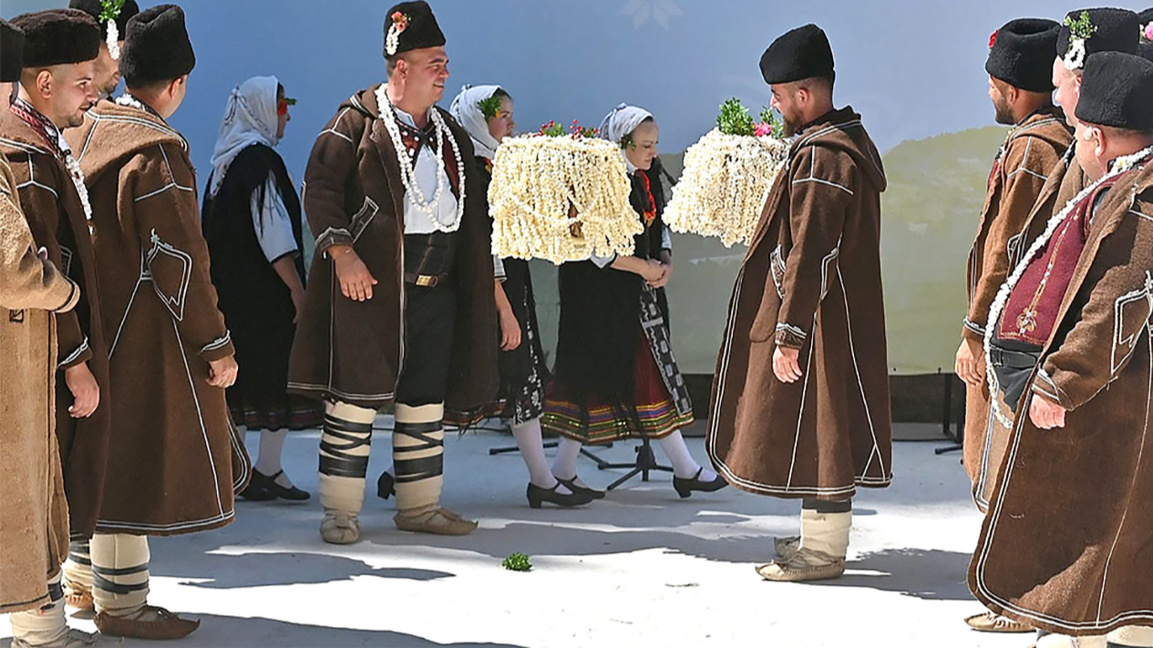En Burgas reviven el tradicional ritual invernal “silivria”