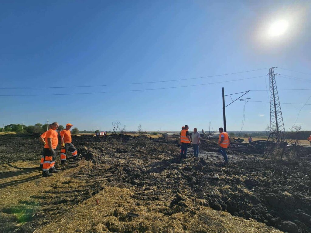 Изтеглиха цистерните от ЖП релсите край с. Пясъчево