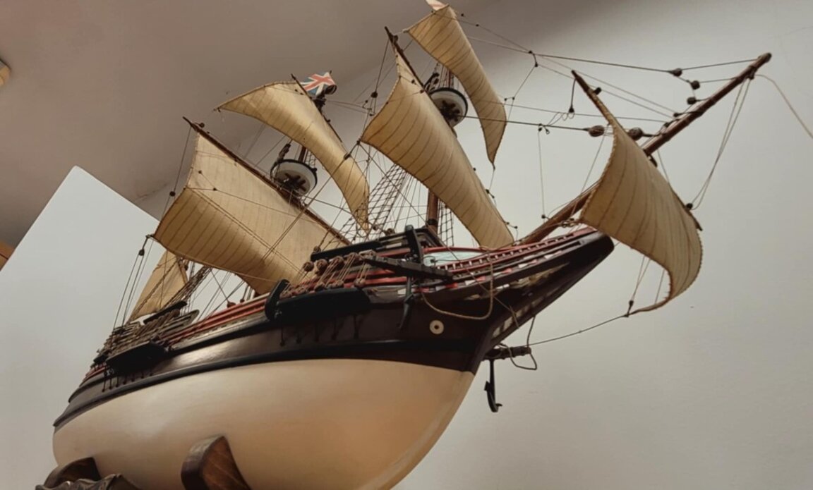 Варненец дари уникален макет на кораба "Мейфлауър" на Военноморския музей