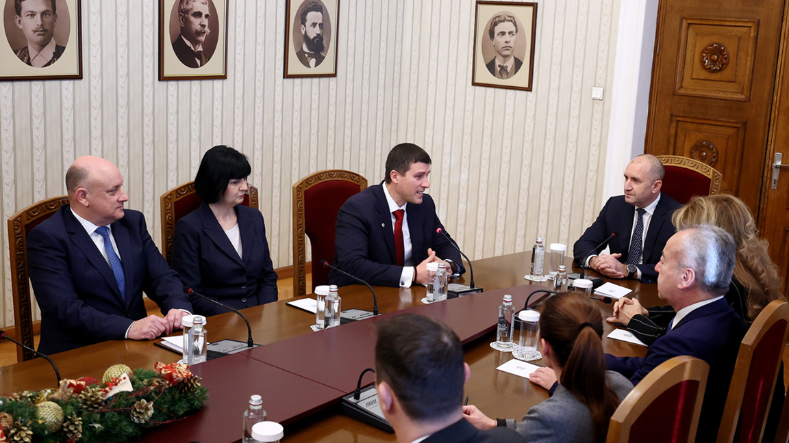 Der Präsident startet die parlamentarische „Roulette“ zur Regierungsbildung