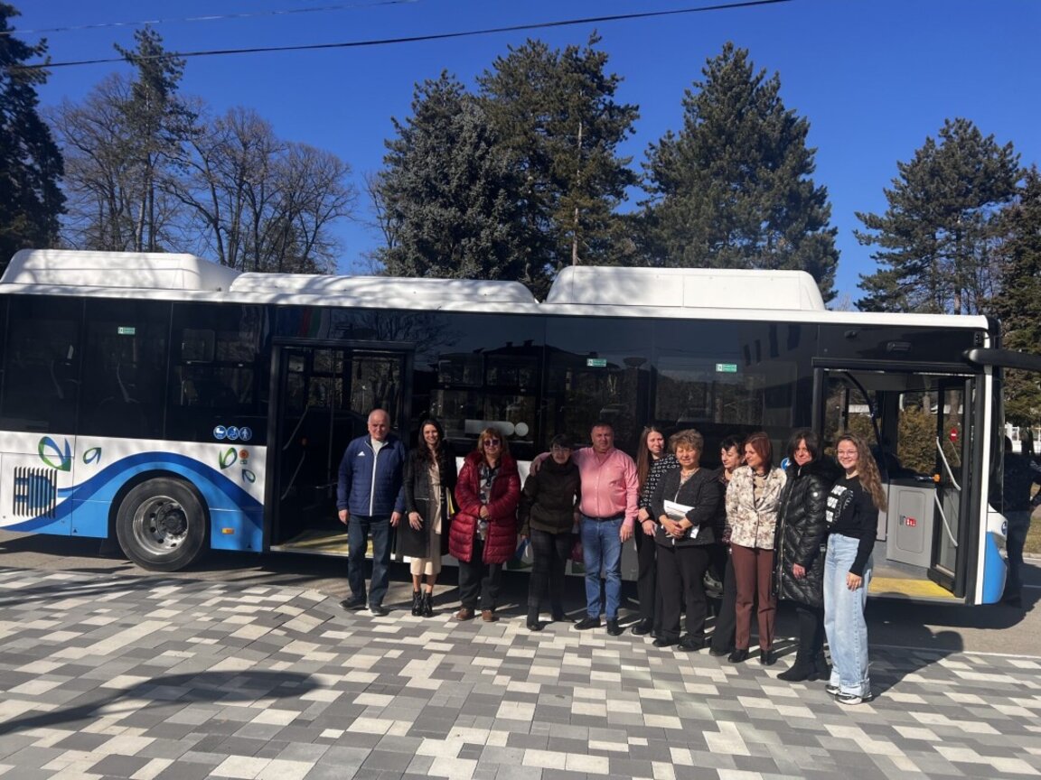 Община Павел баня получи новите електробуси