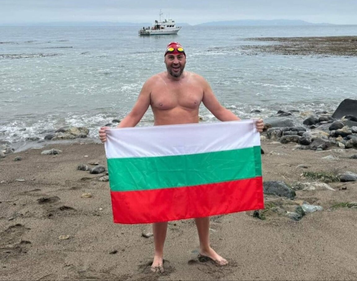 Swimming in Oceans Seven marathon, Petar Stoychev sets Triple Crown record