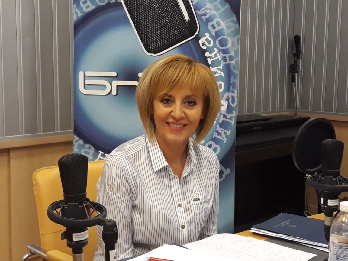 Манолова подготвя закон срещу поскъпването и нелоялната търговия