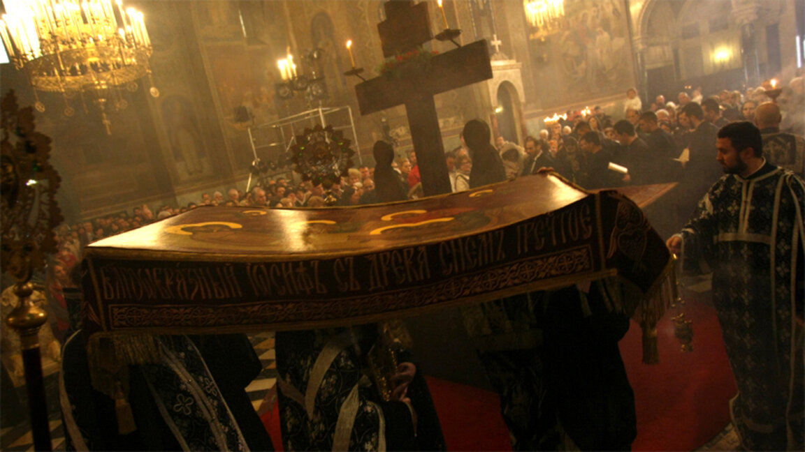 El Viernes Santo los cristianos ortodoxos llenaron los templos