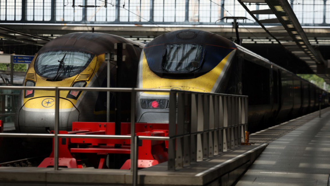 Заради технически проблем влаковете под Ламанша са спрени 