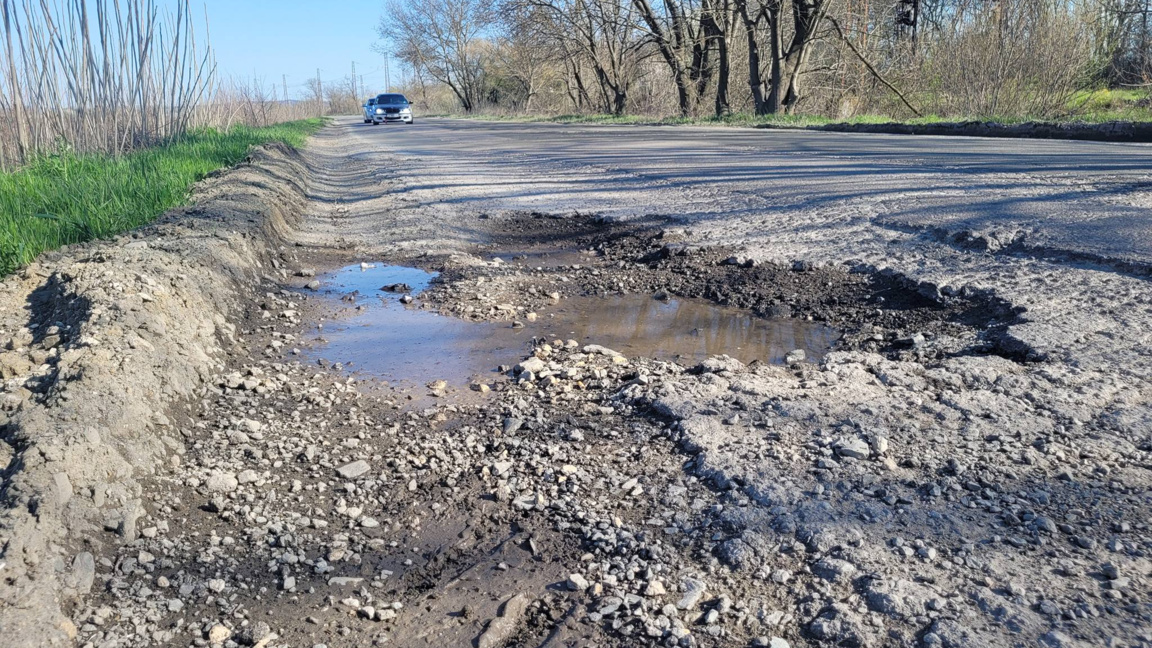 Предстои нов протест срещу дупките на пътя КПП Карнобат-Лозарево