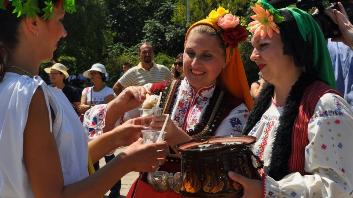 Razgrad, capital mundial del folclore durante la Feria del Yogur