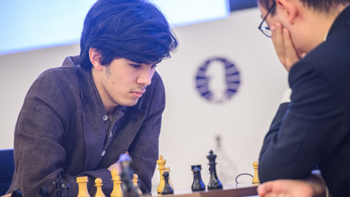 Джавохир Синдаров (вляво) спечели в Гоа.