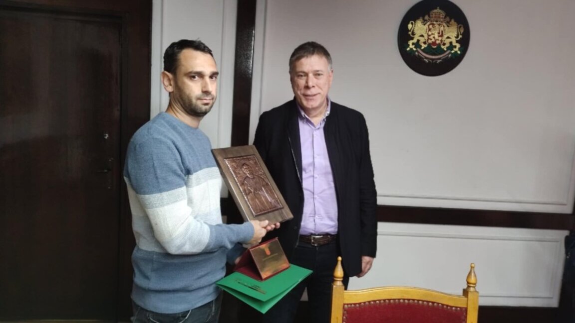 Освободеният помощник-капитан Данаил Веселинов планира да спре с плаването