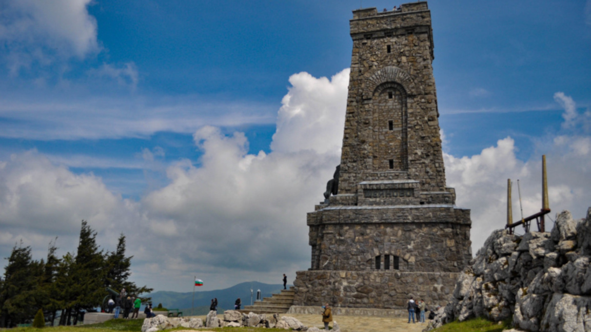 Споменик слободи на врху Шипка