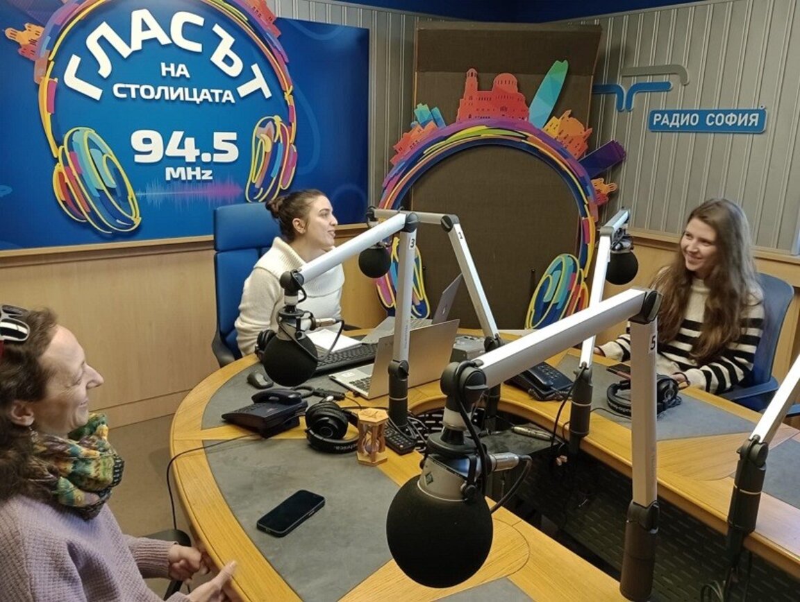 С Десислава Димитрова (вдясно) и Ширин Ходжева