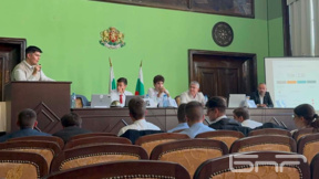 Бургаски ученици пресъздават заседание на Парламента от 1941г.