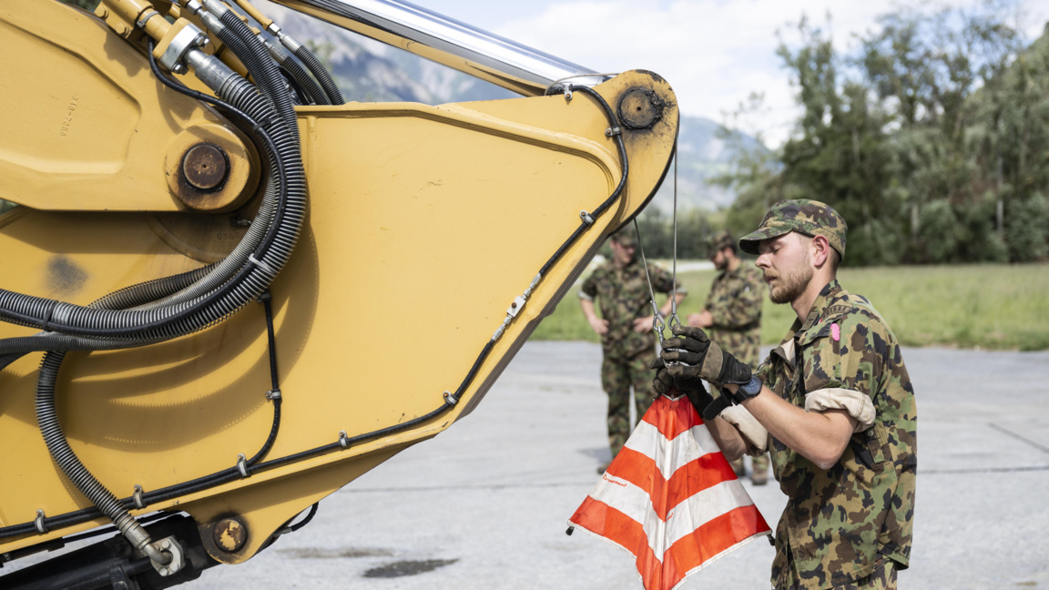 Швейцария ще увеличава разходите си за отбрана