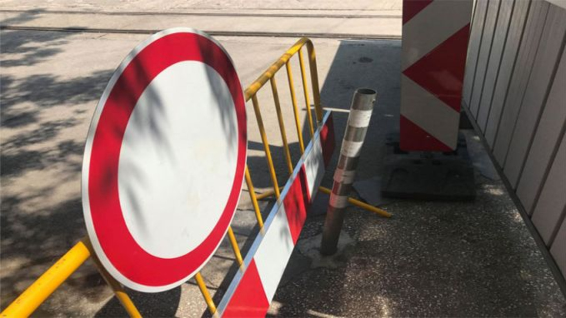 Ремонт на канализацията затвори главна улица в Балчик