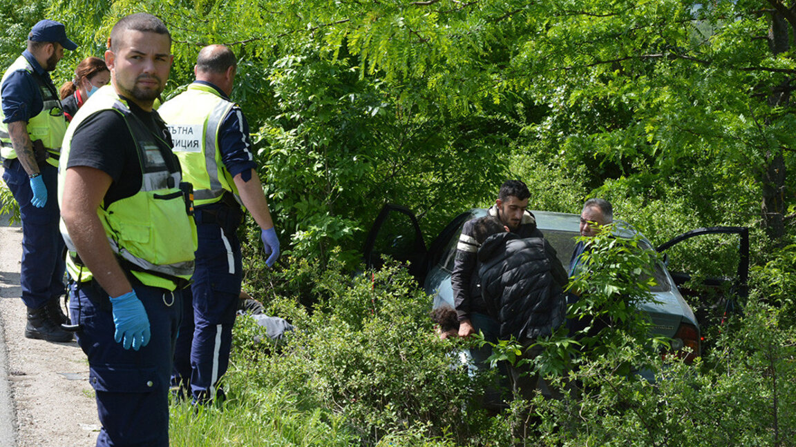 Polis ile göçmen kaçakçısı arasında kovalamaca kazayla son buldu