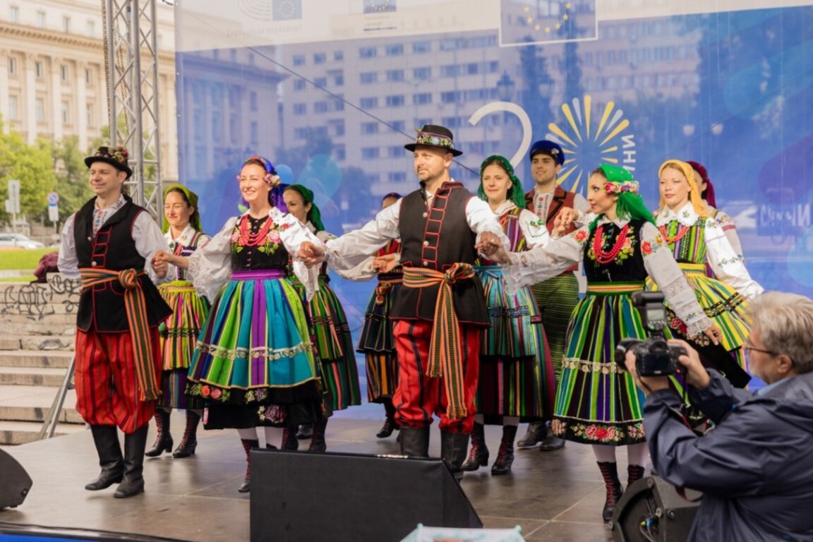 "Да потанцуваме полонеза заедно" - утре от 15 часа в "Топлоцентрала"