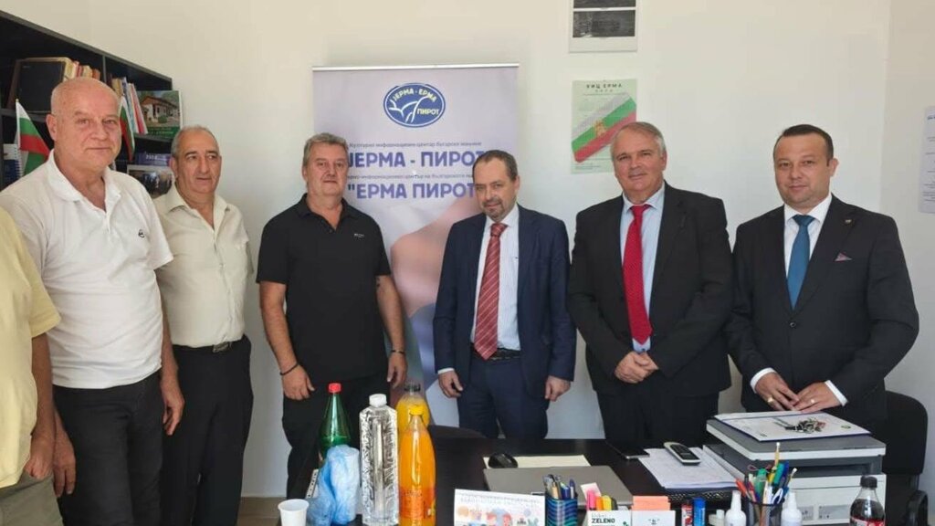 Посланикът в Сърбия посети Пирот и представители на българското малцинство