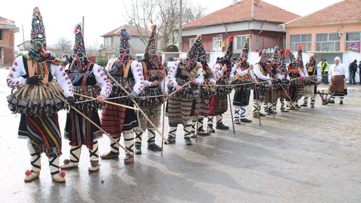 Канят на Парад на маскарадните игри в квартал Долно Езерово 