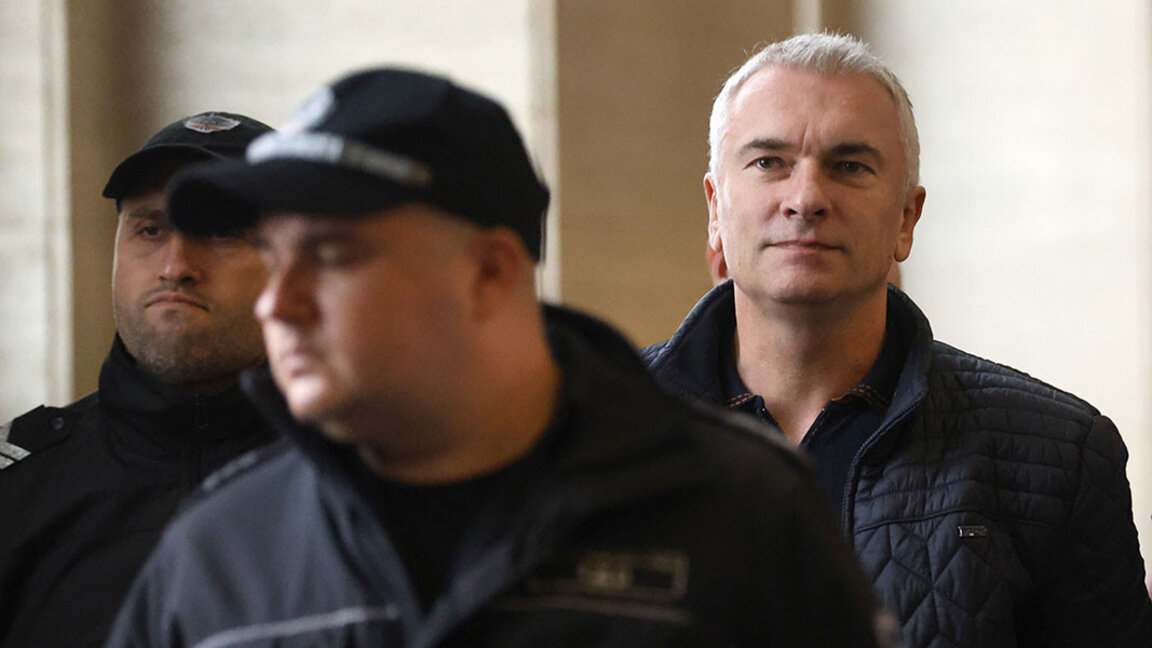 Џејхан Ибрјамов излази из притвора да би положио заклетву као народни посланик