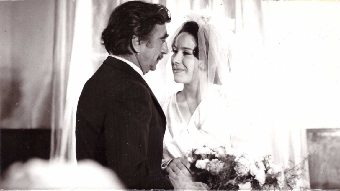 Георги Парцалев и Сашка Братанова, кадър от филма "Два диоптъра далекогледство"