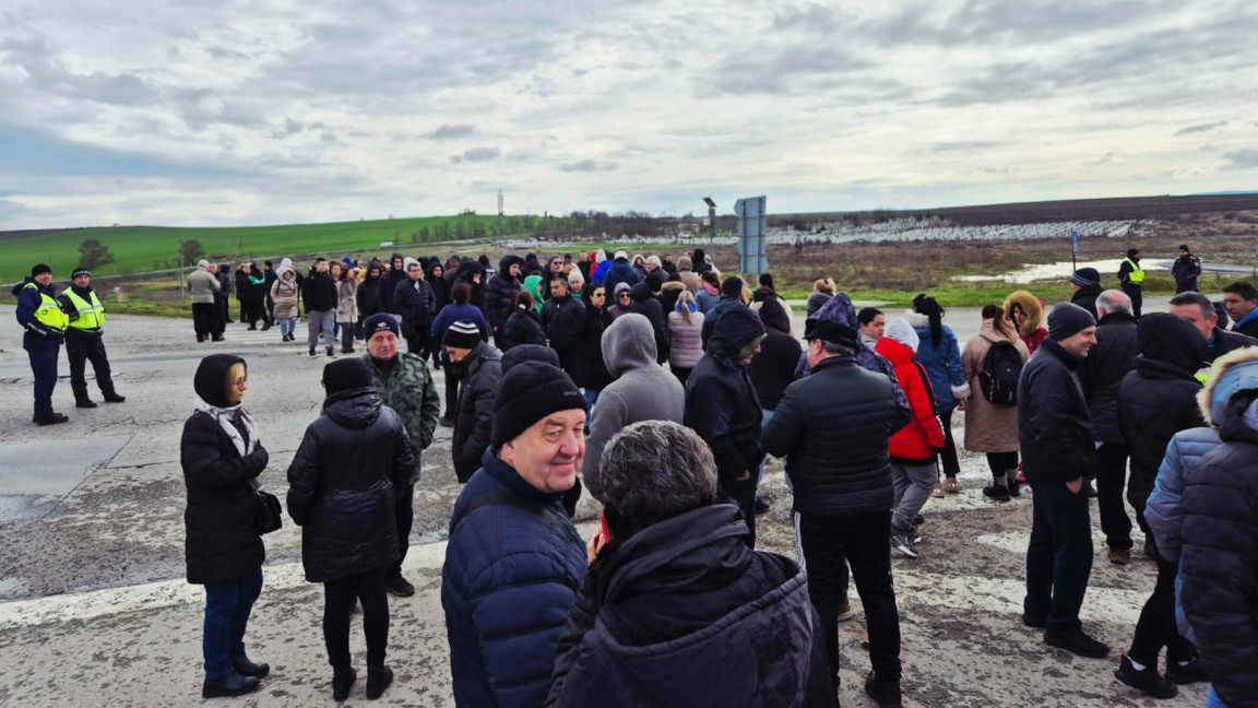 С "Кафето на промяната" жители на Елхово отново настояха за ремонт на път I-7