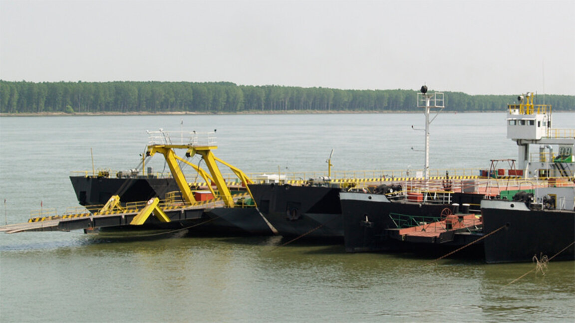 Ferry operations near Oryahovo have been suspended due to low water levels in the Danube River
