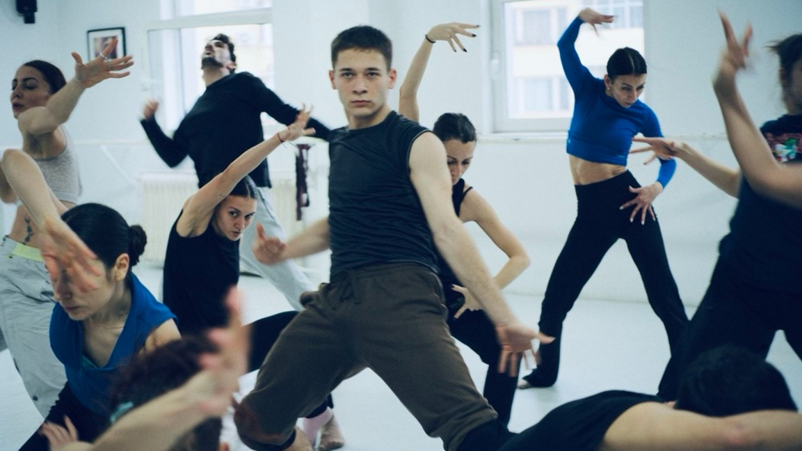 "Crossroads/Кръстопътища" – международна премиера за "Арабеск"