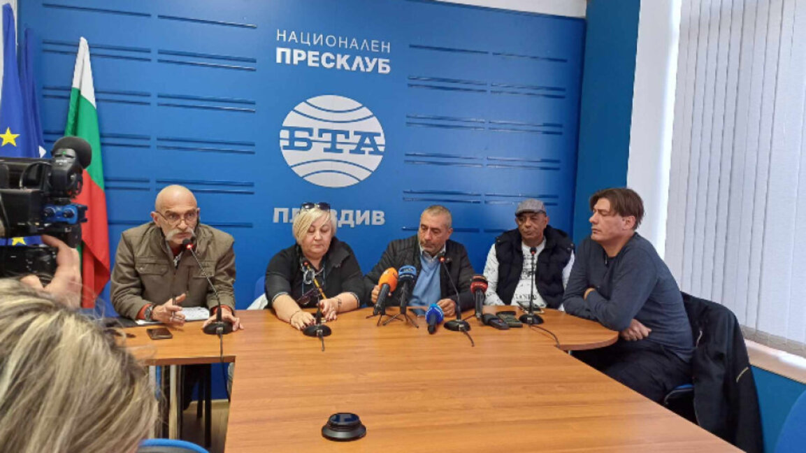 Таксиметровите шофьори заплашват да блокират държавата по Коледа