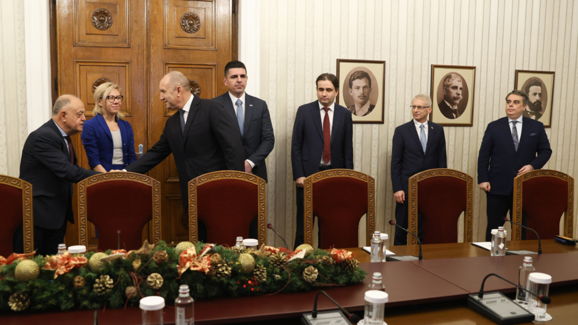 Rumen Radev refuses to announce political plans