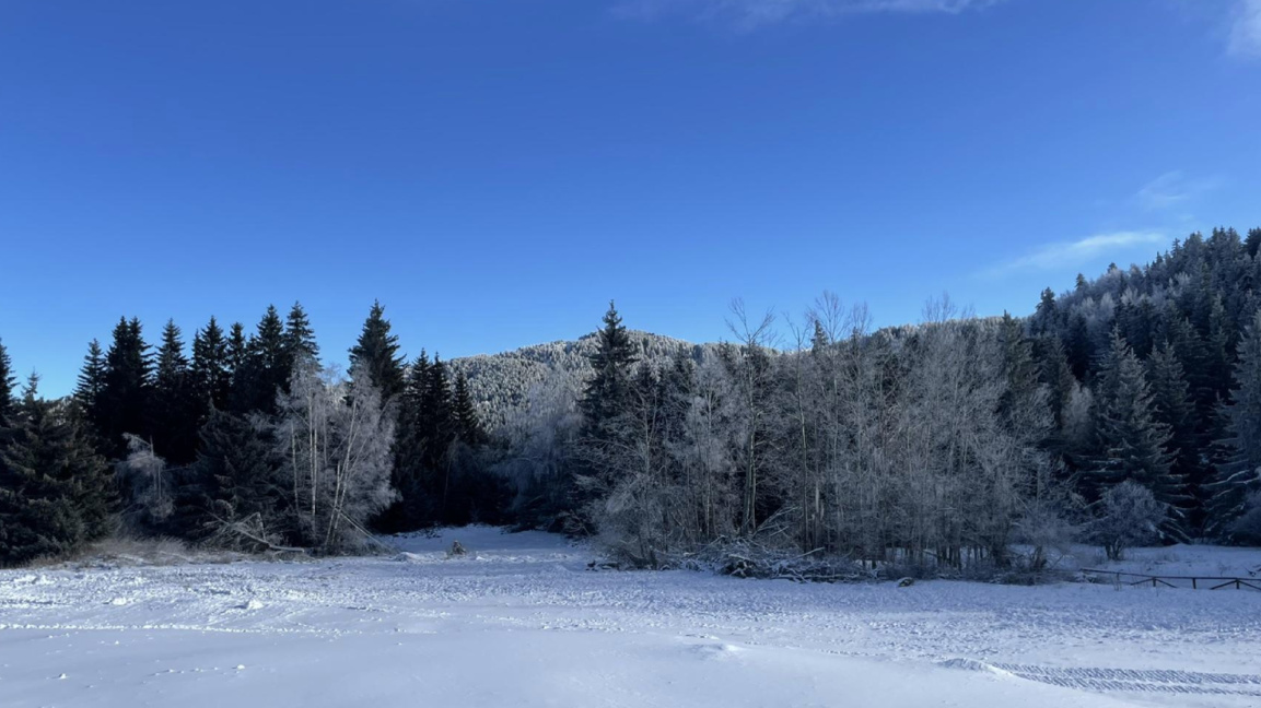 Лоши условия за туризъм, над 1400 м вали сняг