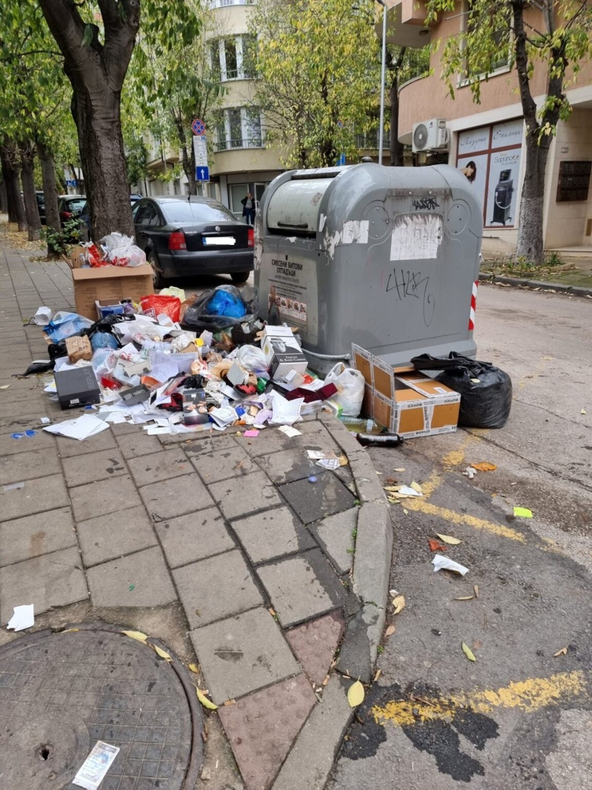 Проверяват защо в някои райони на Варна има забавяне с извозването на боклука