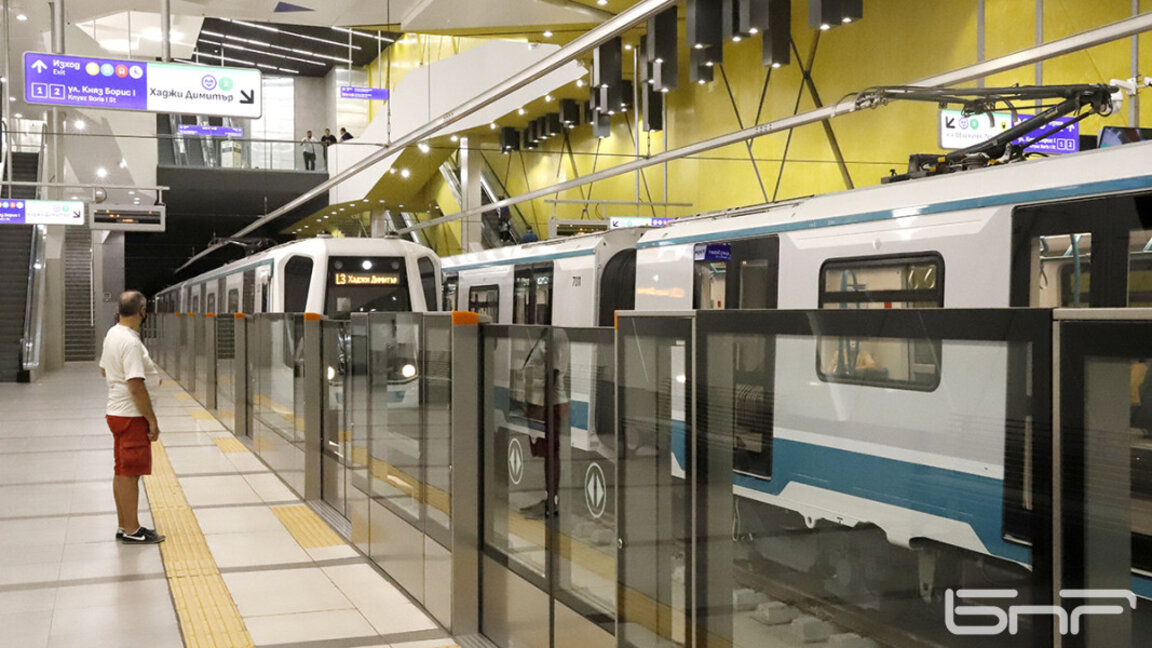 Метрото в София ще се движи по график и в следващите дни