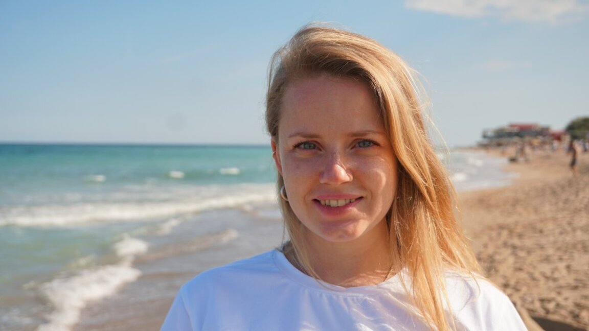 София Садогурска на плажа в румънското село Вама Веке