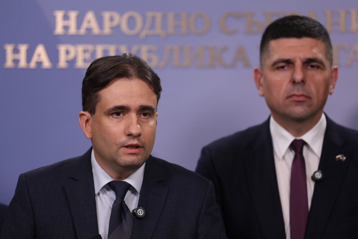 Съпредседателите на „Да, България“ Божидар Божанов и Ивайло Мирчев.