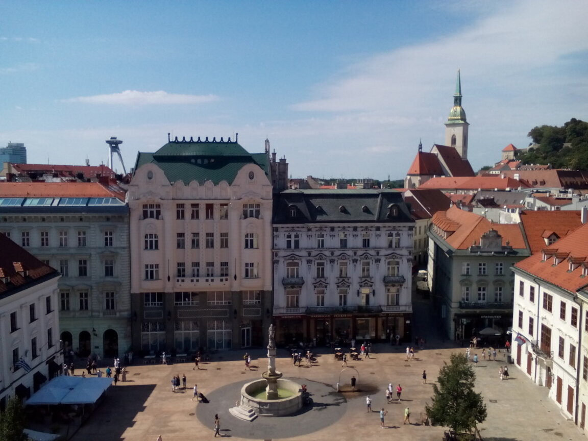 Градския площад в Старе место - Братислава