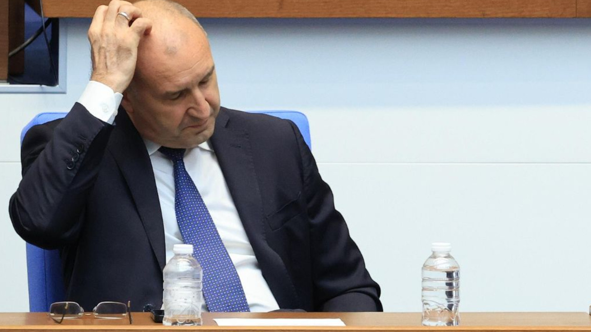 “İlerici Bulgaristan” hükümetine duyulan güven ard arda ikinci aydır düşüyor