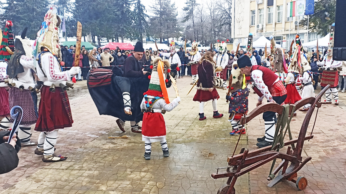 Кукери из Бугарске и Румуније окупљају се на сабору у Кајнарџи