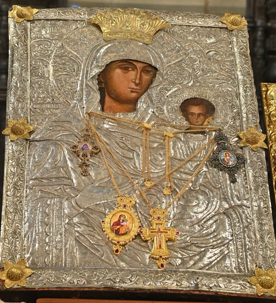 Митрополит Николай  пристига в Ивайловград с чудотворната икона на "Св. Богородица - Златна ябълка"